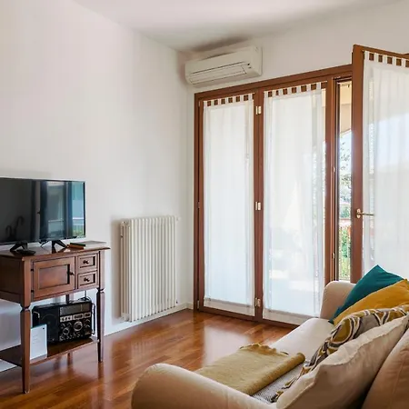 Quiet Place Close To Center Apartamento Desenzano del Garda