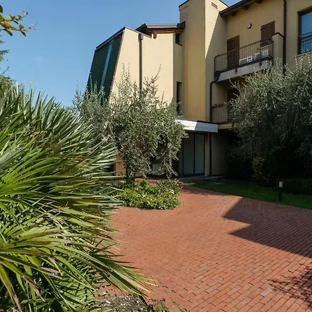 Quiet Place Close To Center Apartamento Desenzano del Garda